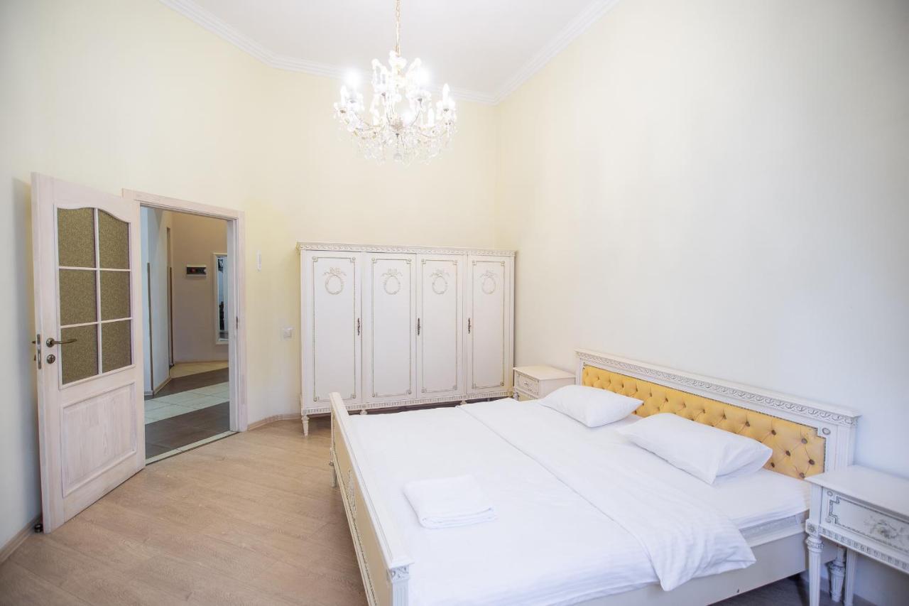Comfortable Apartment On Mikhaylovskiy Lane Kiev Extérieur photo